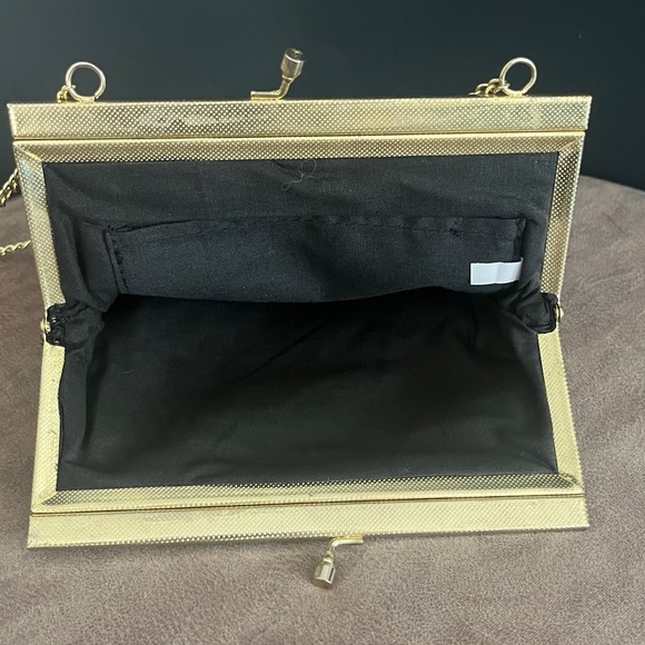 Vintage French Petit Point Tapestry Purse. Small Size Bag with Clasp Closure. - Picture 9 of 12